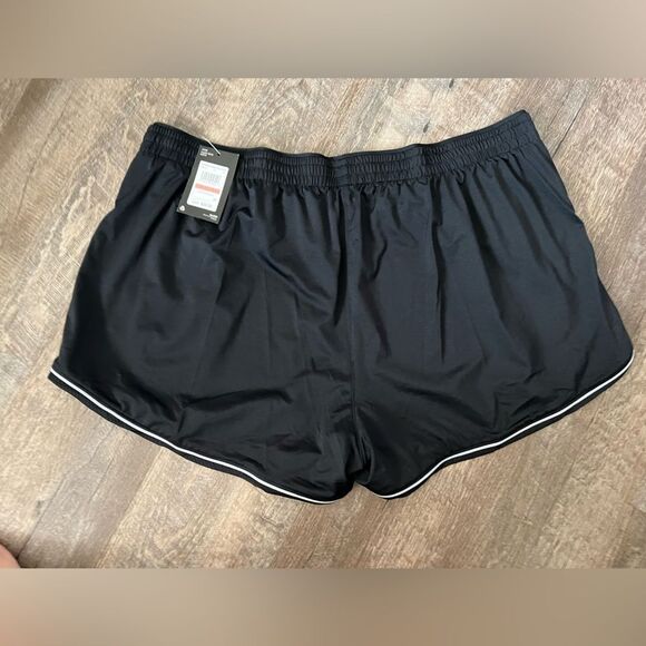 Under Armour Wome's Knit Shorts- Size 3X - Picture 5 of 8